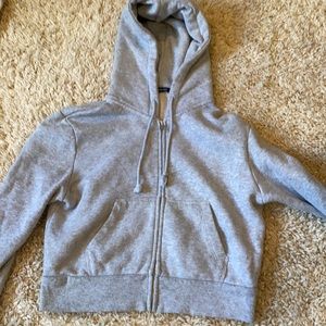 BRANDY GREY CROPPED HOODIE🤍